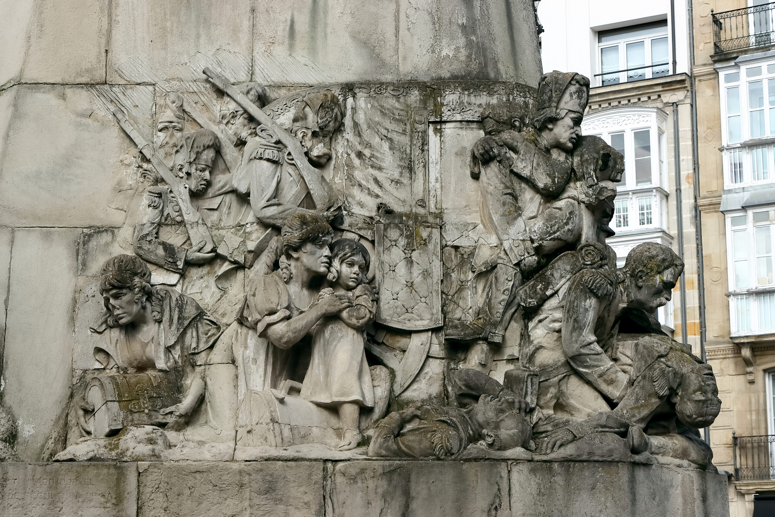 Tours in Vitoria-Gasteiz: Close-up details of Battle of Vitoria monument in Plaza de la Virgen Blanca